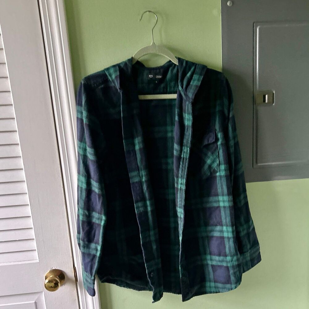 Men's Plaid Green + Navy Hooded Button Down Long Sleeve Flannel Shirt - Picture 6 of 6